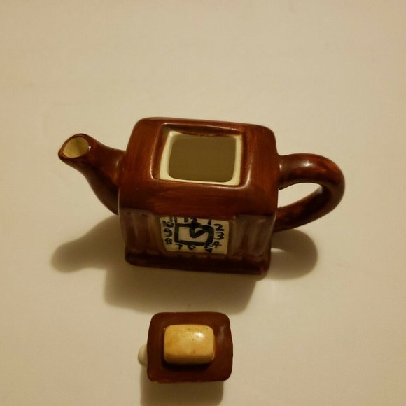 Mini Teapot Figurine Clock Youngs China 1998 - Picture 8 of 12